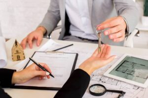El éxito de una inmobiliaria moderna depende en gran medida de contar con un equipo de marketing bien estructurado.